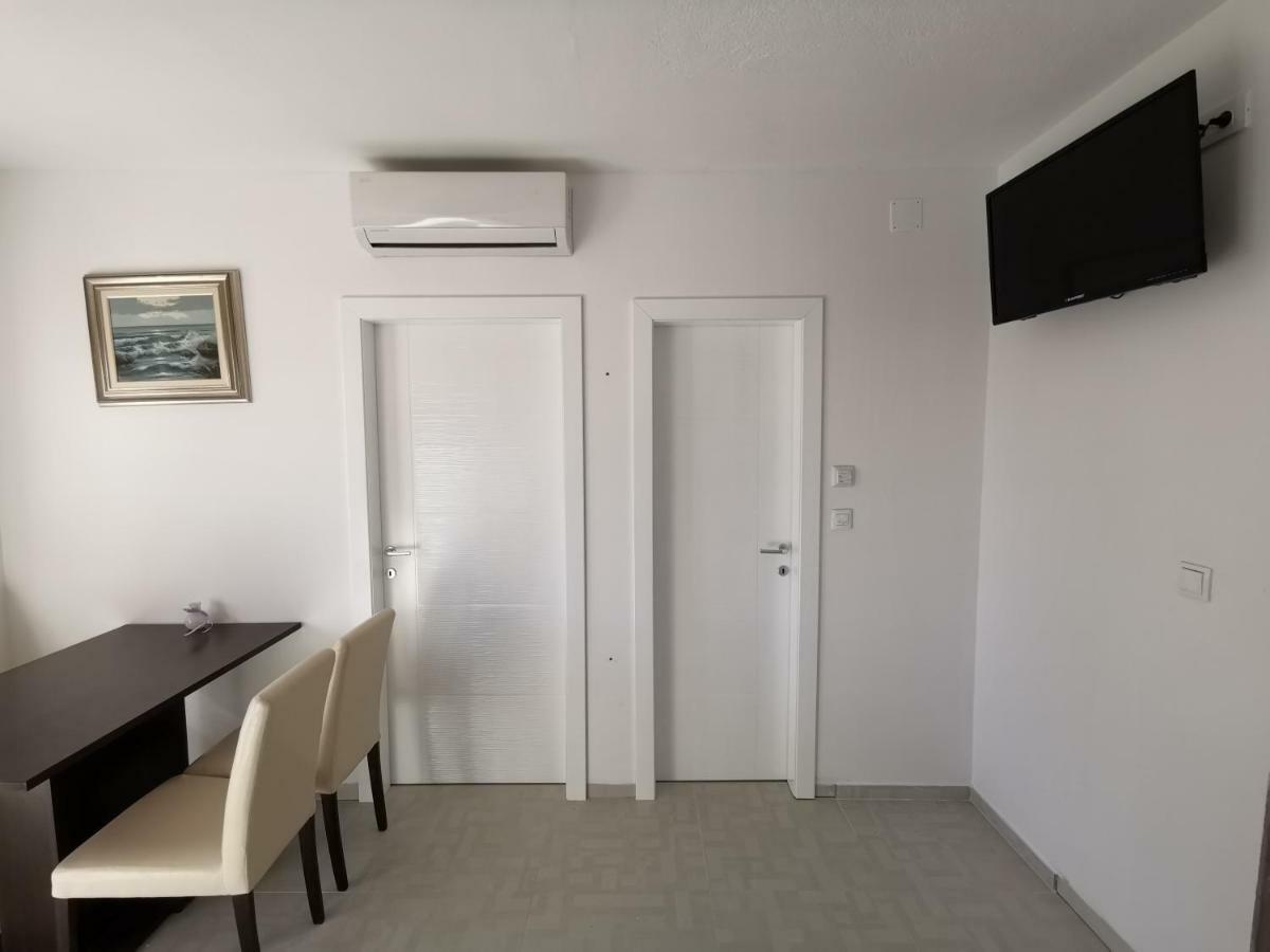 Apartmani Vukusic Promajna Luaran gambar