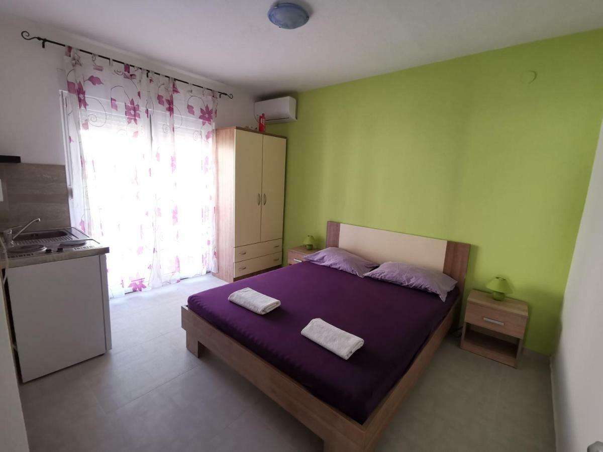 Apartmani Vukusic Promajna Luaran gambar